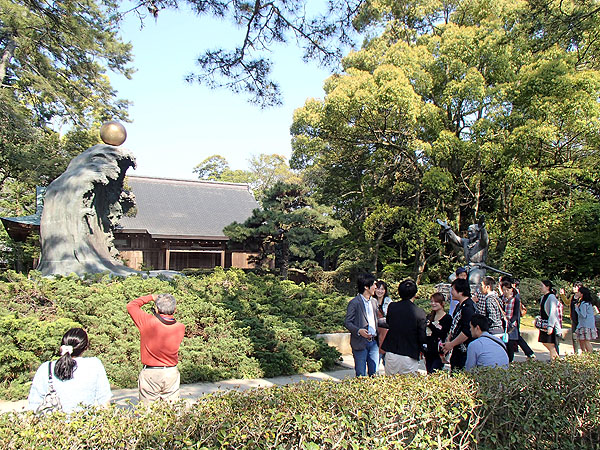 ムスビの御神像